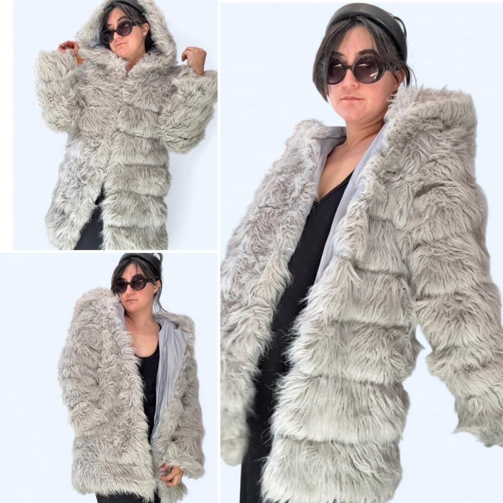 SOLD /Lanshifei super soft & fluffy FAUX FUR teddy jacket ~ soft gray ~ w/ hood!